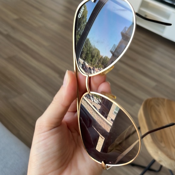 Desi xQuay “high key” sunnies - Picture 3 of 4